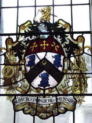 450px-Stained_glass_-_Christopher_Wren_coat_of_arms