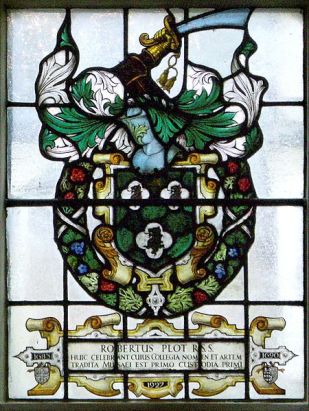 Stained_glass_-_Robert_Plot_coat_of_arms